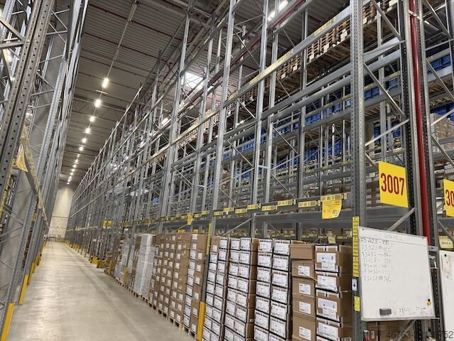 High-bay warehouse Dexion Speedlock P90