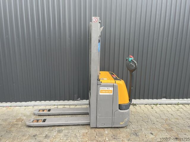 Pedestrian Stacker Jungheinrich EJC112z