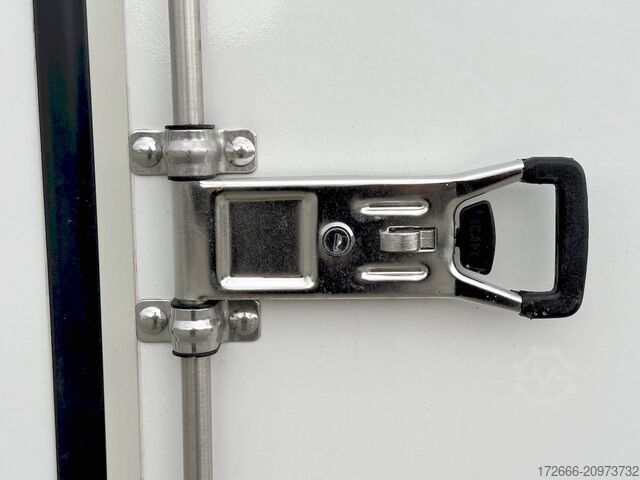 Box trailer Blyss F2750HT SANDWICH500X200X200CM 2700KG KOFFERANHÄNGER