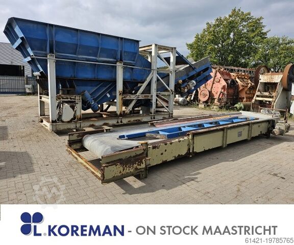 Kleemann hopper with vibrating chute  