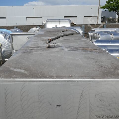 10468 Liter heiz-/kühlbarer kubischer Lagertank aus V2A mit 2 inneren Kühlplatten  9409