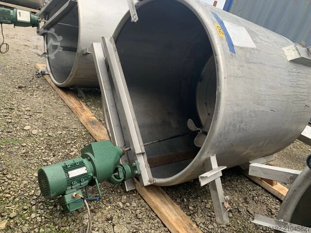 1500 Liter Rührwerksbehälter aus V2A mit Propellerrührwerk  S16421