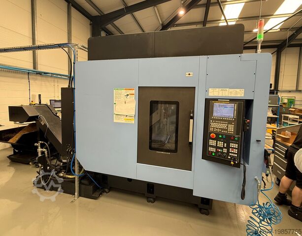 CNC turning and milling center DOOSAN DAEWOO vc3600