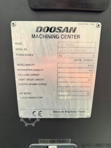 CNC turning and milling center DOOSAN DAEWOO vc3600