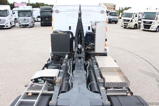 Abrollkipper eActros 300 L Abrollkipper mit Haken