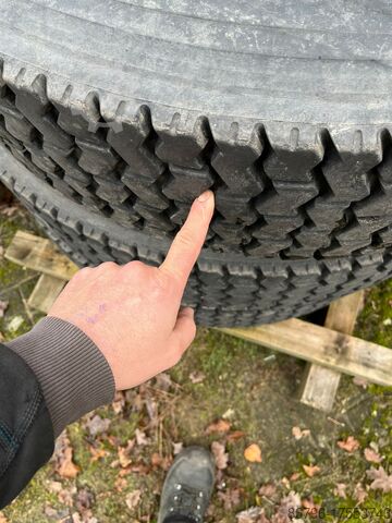 Lkw-Reifen - amerikanische Größen Diverse vrachtwagenbanden 285 / 75R 24.5
