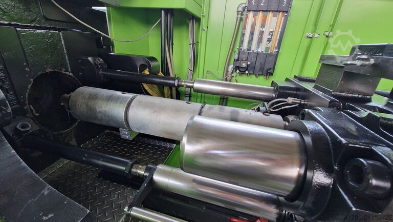 Spritzgießmaschine ENGEL VICTORY 330H-80V-90 combi