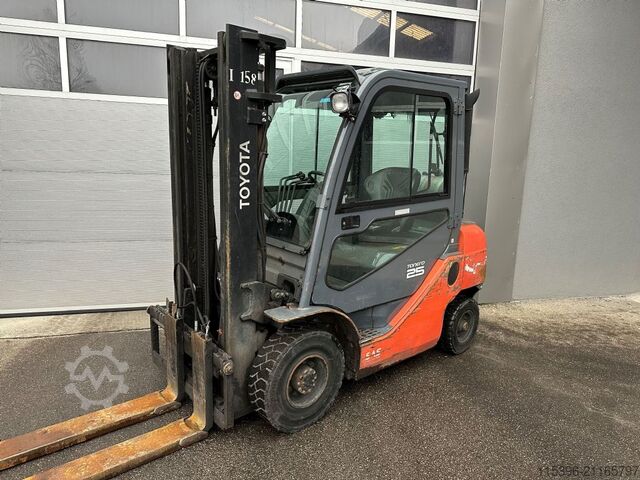 Treibgasstapler Toyota 02-8FGF25