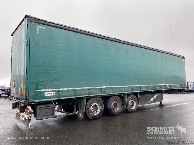 Auflieger mit Pritsche & Plane Schmitz Cargobull Semitrailer Curtainsider Coil