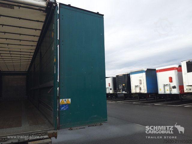 Auflieger mit Pritsche & Plane Schmitz Cargobull Semitrailer Curtainsider Coil