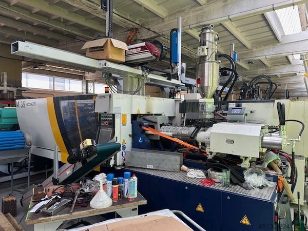 Injection molding machine Engel Victory 1050/220 Tech