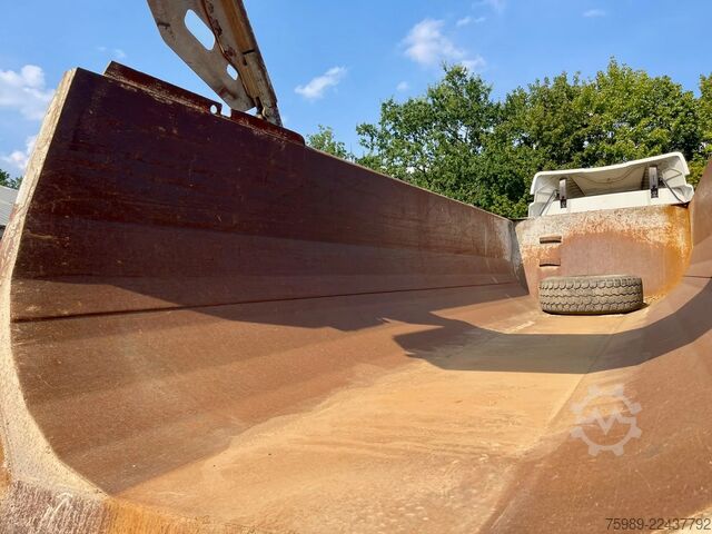Tipper Fruehauf STEEL CHASSIS, STEEL DUMPER!   Full spring!  TO...