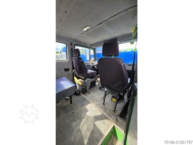 Tipper van MERCEDES-BENZ 609 D K Doppelkabiner 6-Sitze Kipper MEILLER3-S.