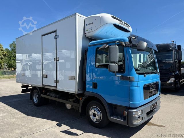 Refrigerated truck MAN 12.220 BL Kühlkoffer 5 m TK T 600*5 Rohrbahnen