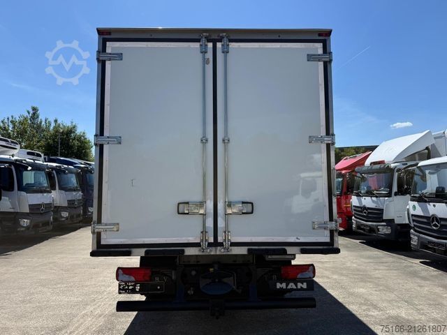 Refrigerated truck MAN 12.220 BL Kühlkoffer 5 m TK T 600*5 Rohrbahnen