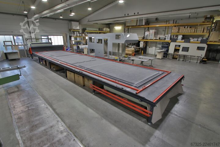 Große Vakuumpresse COLUMBUS INFINITY
