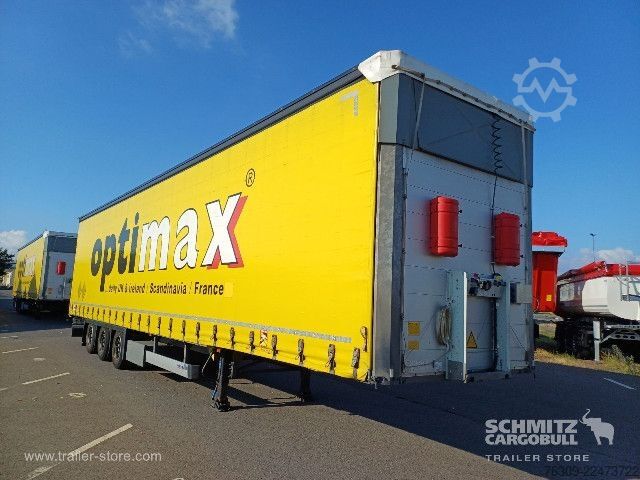 Auflieger mit Pritsche & Plane Schmitz Cargobull Curtainsider Mega Getränke
