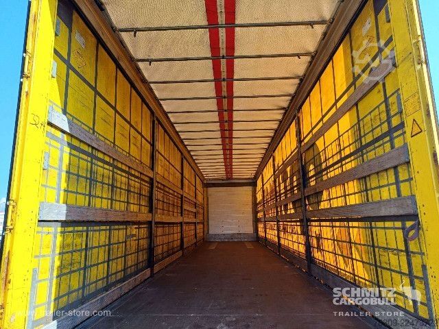 Auflieger mit Pritsche & Plane Schmitz Cargobull Curtainsider Mega Getränke