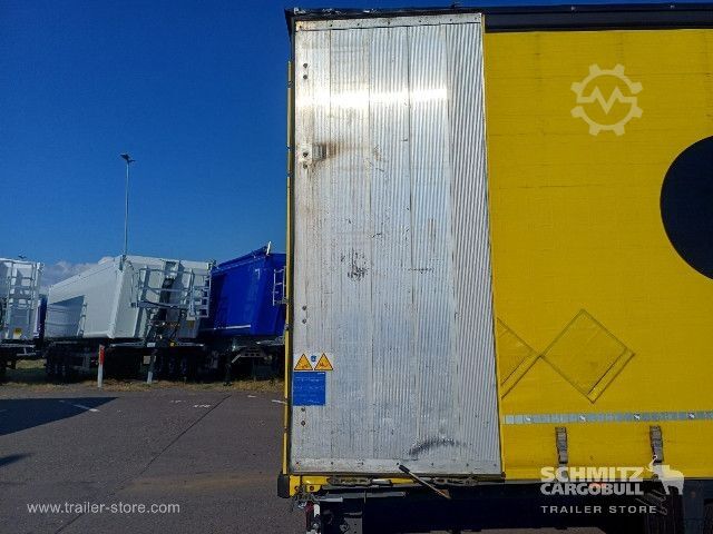 Auflieger mit Pritsche & Plane Schmitz Cargobull Curtainsider Mega Getränke
