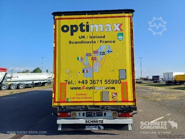 Auflieger mit Pritsche & Plane Schmitz Cargobull Curtainsider Mega Getränke