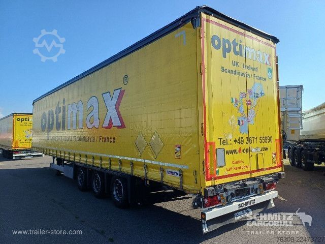 Auflieger mit Pritsche & Plane Schmitz Cargobull Curtainsider Mega Getränke
