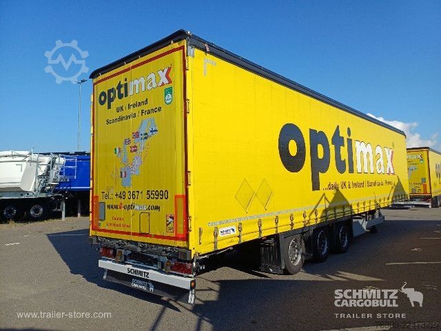 Auflieger mit Pritsche & Plane Schmitz Cargobull Curtainsider Mega Getränke