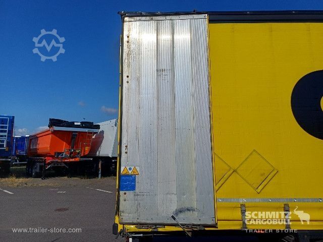 Auflieger mit Pritsche & Plane Schmitz Cargobull Curtainsider Mega Getränke