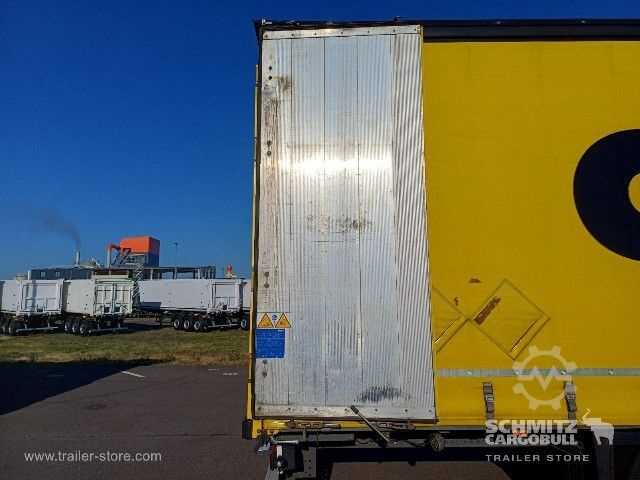 Auflieger mit Pritsche & Plane Schmitz Cargobull Curtainsider Mega Getränke