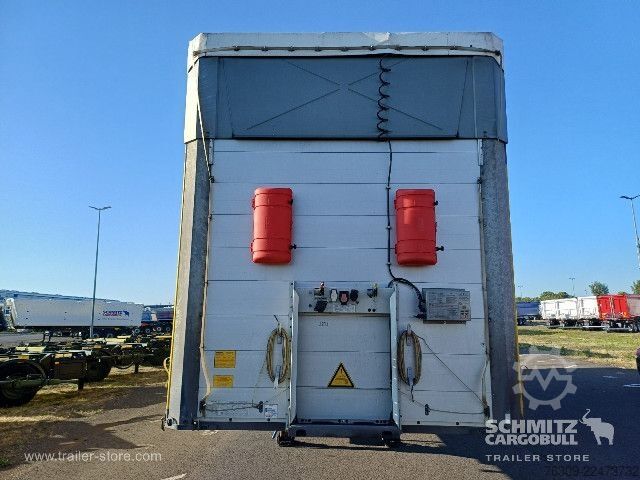 Auflieger mit Pritsche & Plane Schmitz Cargobull Curtainsider Mega Getränke