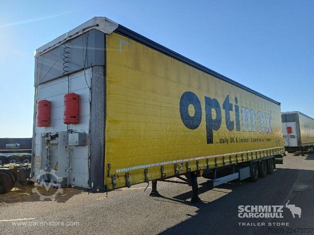 Auflieger mit Pritsche & Plane Schmitz Cargobull Curtainsider Mega Getränke