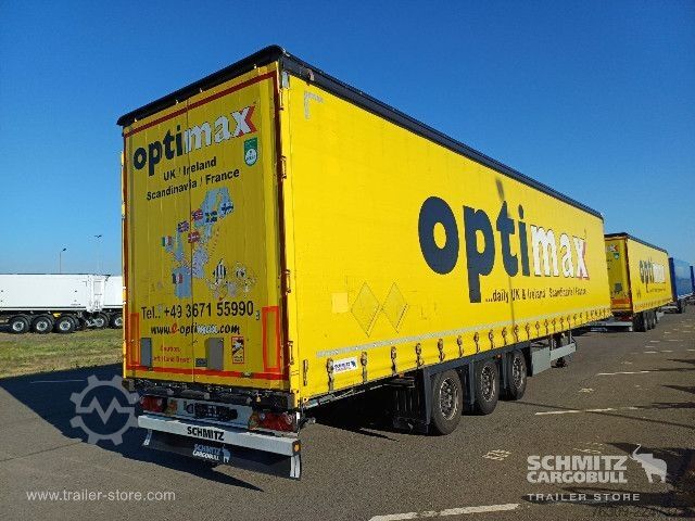 Auflieger mit Pritsche & Plane Schmitz Cargobull Curtainsider Mega Getränke