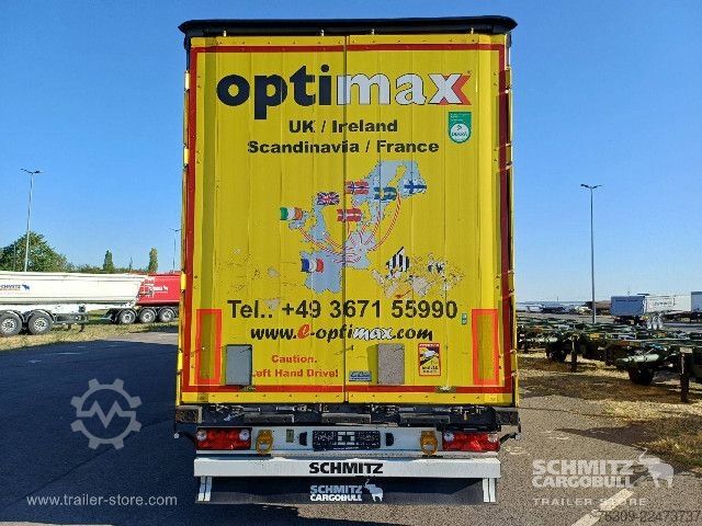 Auflieger mit Pritsche & Plane Schmitz Cargobull Curtainsider Mega Getränke