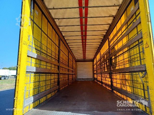 Auflieger mit Pritsche & Plane Schmitz Cargobull Curtainsider Mega Getränke