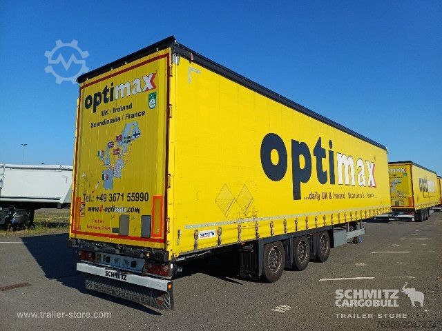 Auflieger mit Pritsche & Plane Schmitz Cargobull Curtainsider Mega Getränke