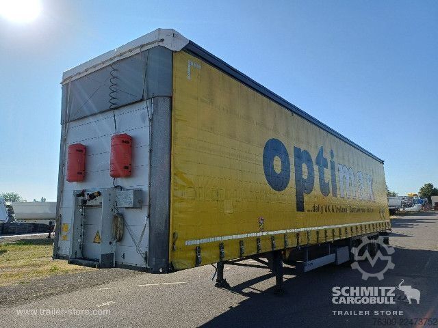 Auflieger mit Pritsche & Plane Schmitz Cargobull Curtainsider Mega Getränke