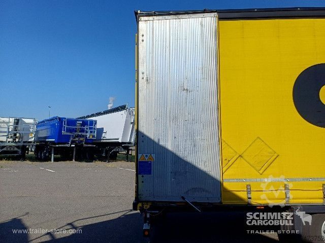 Auflieger mit Pritsche & Plane Schmitz Cargobull Curtainsider Mega Getränke