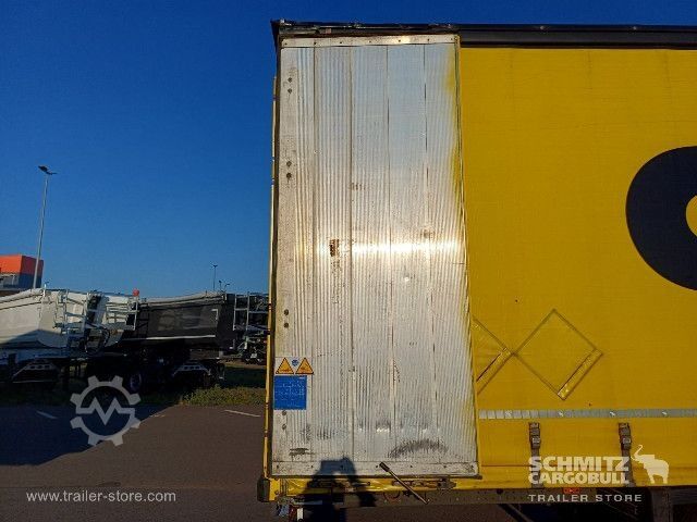 Auflieger mit Pritsche & Plane Schmitz Cargobull Curtainsider Mega Getränke