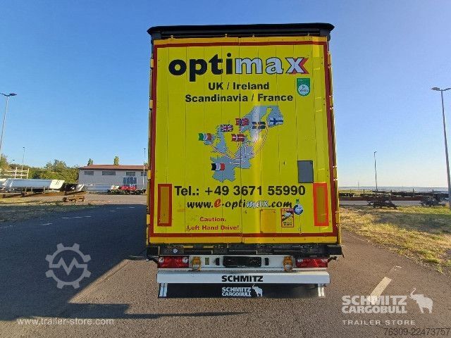 Auflieger mit Pritsche & Plane Schmitz Cargobull Curtainsider Mega Getränke