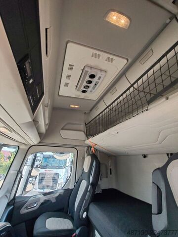 Volumen SZM FORD F-MAX 500 LUXURY Mega