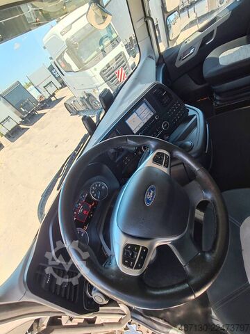 Volumen SZM FORD F-MAX 500 LUXURY Mega