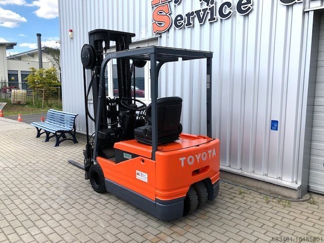 Electric 3-wheel forklift Toyota 5FBE15