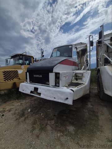 Articulated dump truck Caterpillar 735