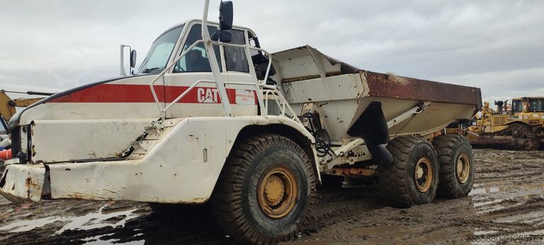 Articulated dump truck Caterpillar 735