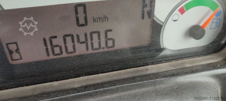 Articulated dump truck Caterpillar 735