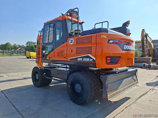 Wheel excavator Doosan DX 160 W-7 (EX Demo)