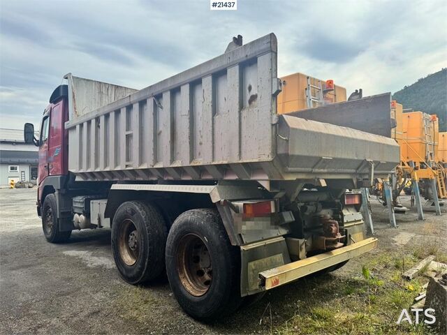 Tipper Volvo FH12 420 snow rigged tippertruck.