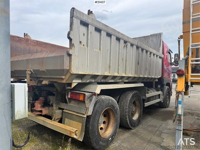 Tipper Volvo FH12 420 snow rigged tippertruck.