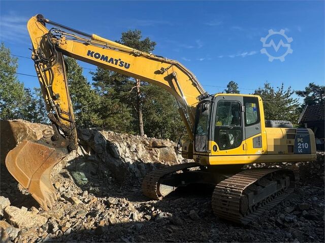 Crawler excavator Komatsu PC210LC-8 Crawler Excavator w/ 2 Buckets, Tilt and