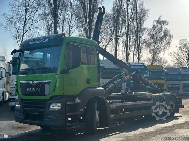 Roll-off tipper truck MAN TGS 26.470 6x2 Abroller  HYVA Lift/Lenk