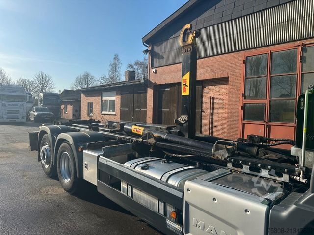 Roll-off tipper truck MAN TGS 26.470 6x2 Abroller  HYVA Lift/Lenk